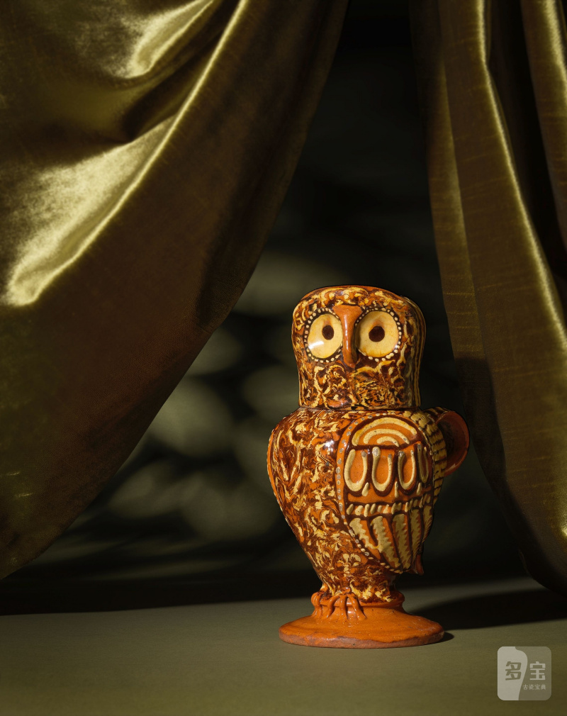 A remarkable Staffordshire slipware owl jug and cover, circa 1690-1710 - 图2